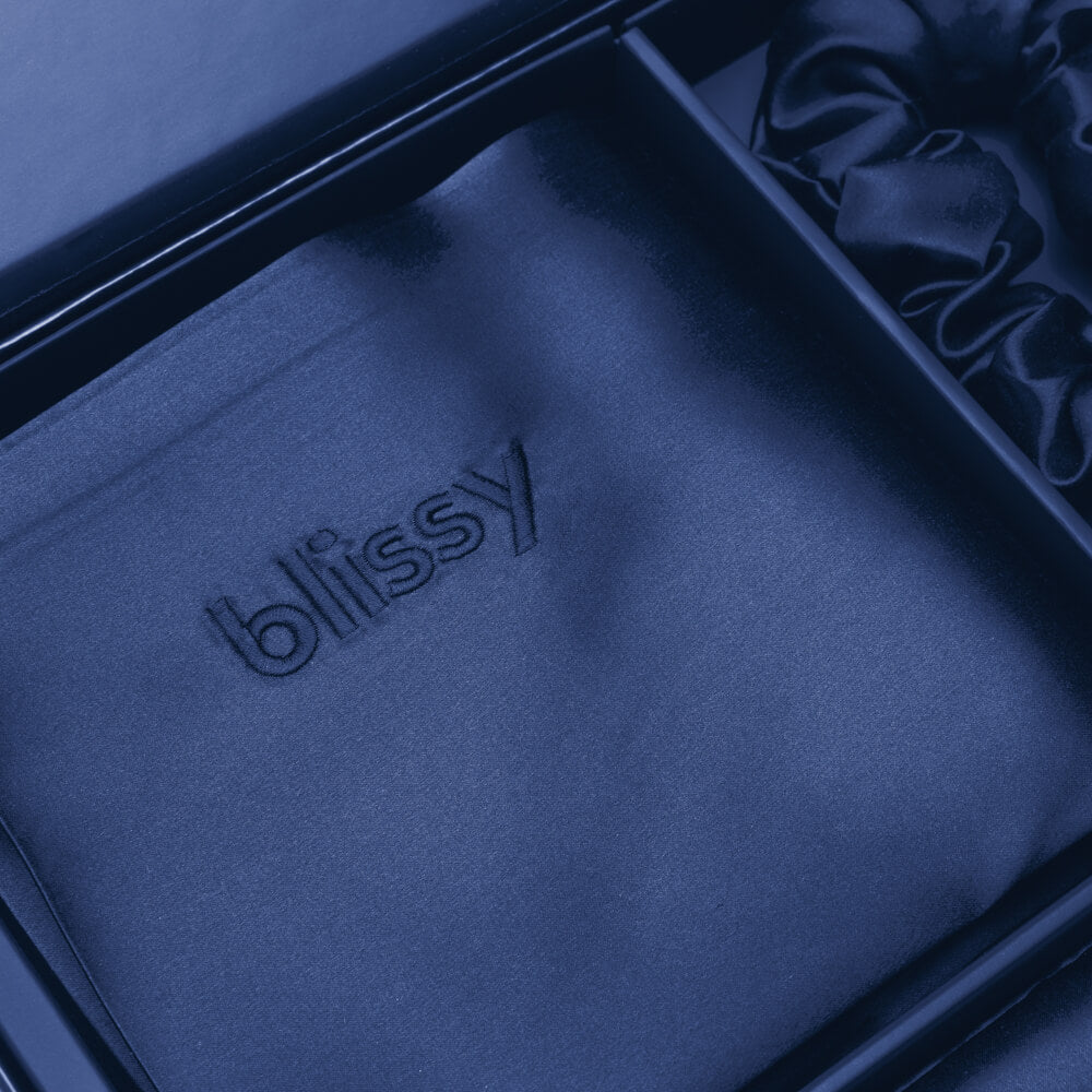 Blissy Blue Silk Blissy Dream Set Detail – King