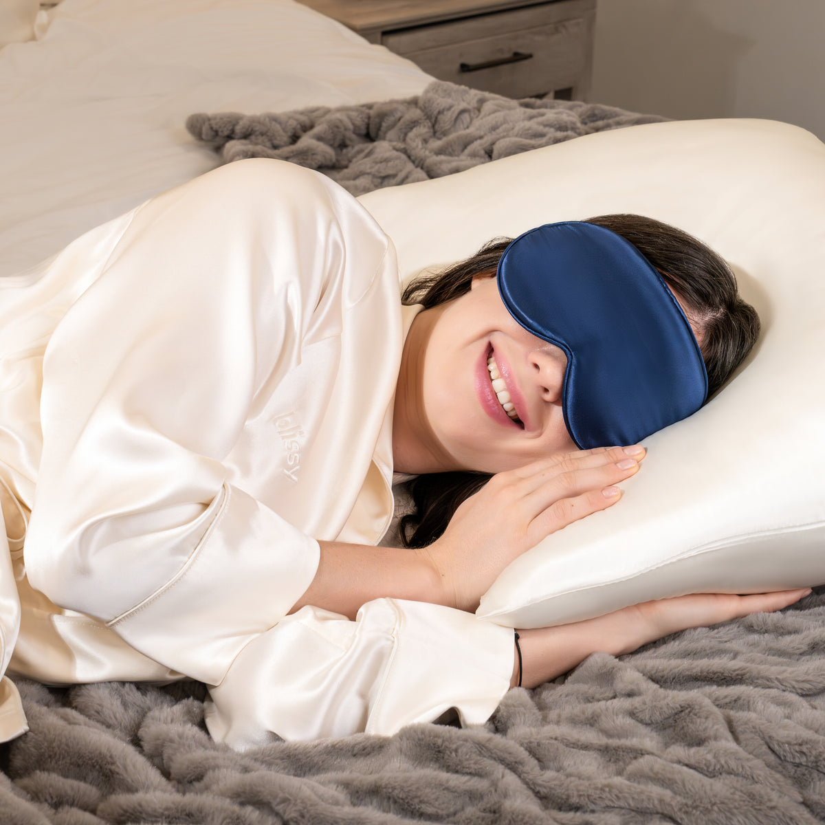 Blue Sleep Mask Close-Up – Blissy 22 Momme Silk