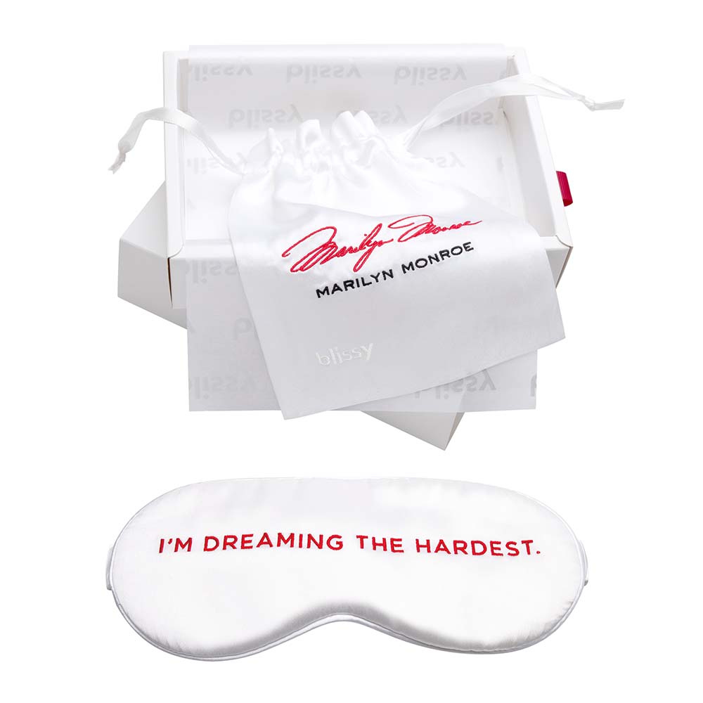 Blissy Marilyn Monroe™ Sleep Mask Lifestyle – Mulberry Silk